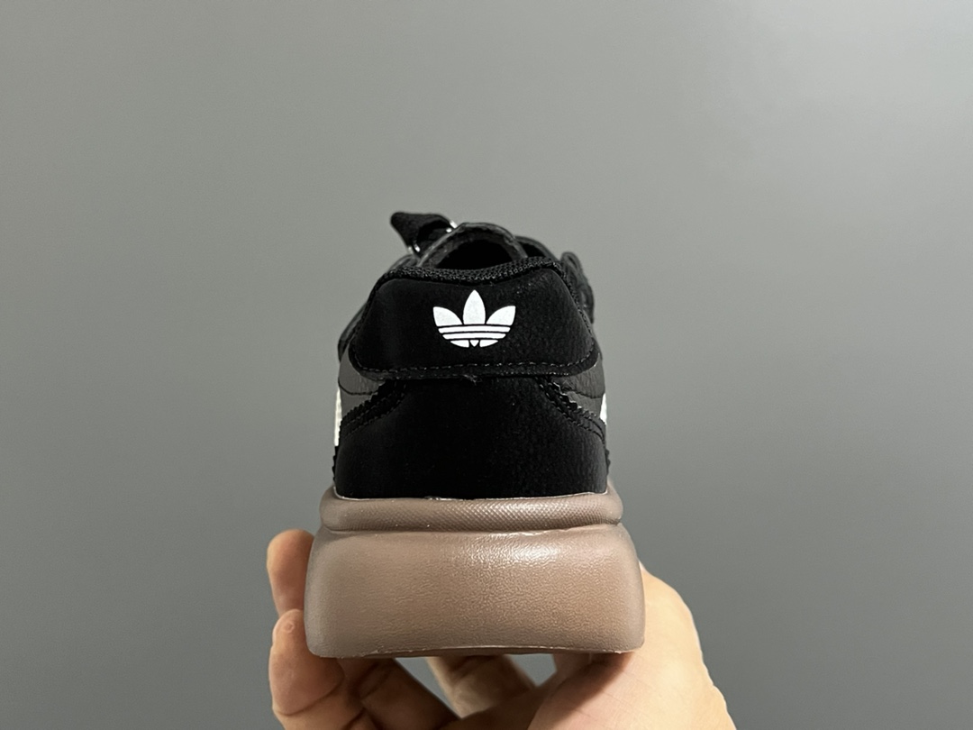 图片[7]-‼️‼️‼️ A家厚底德训魔术贴儿童休闲鞋 尺码：27-37码 经典厚底款🆕 魔术贴设计，穿脱方便✌🏻 超轻大底，脚感超赞👍🏻 百搭又时髦🆒-选品中心