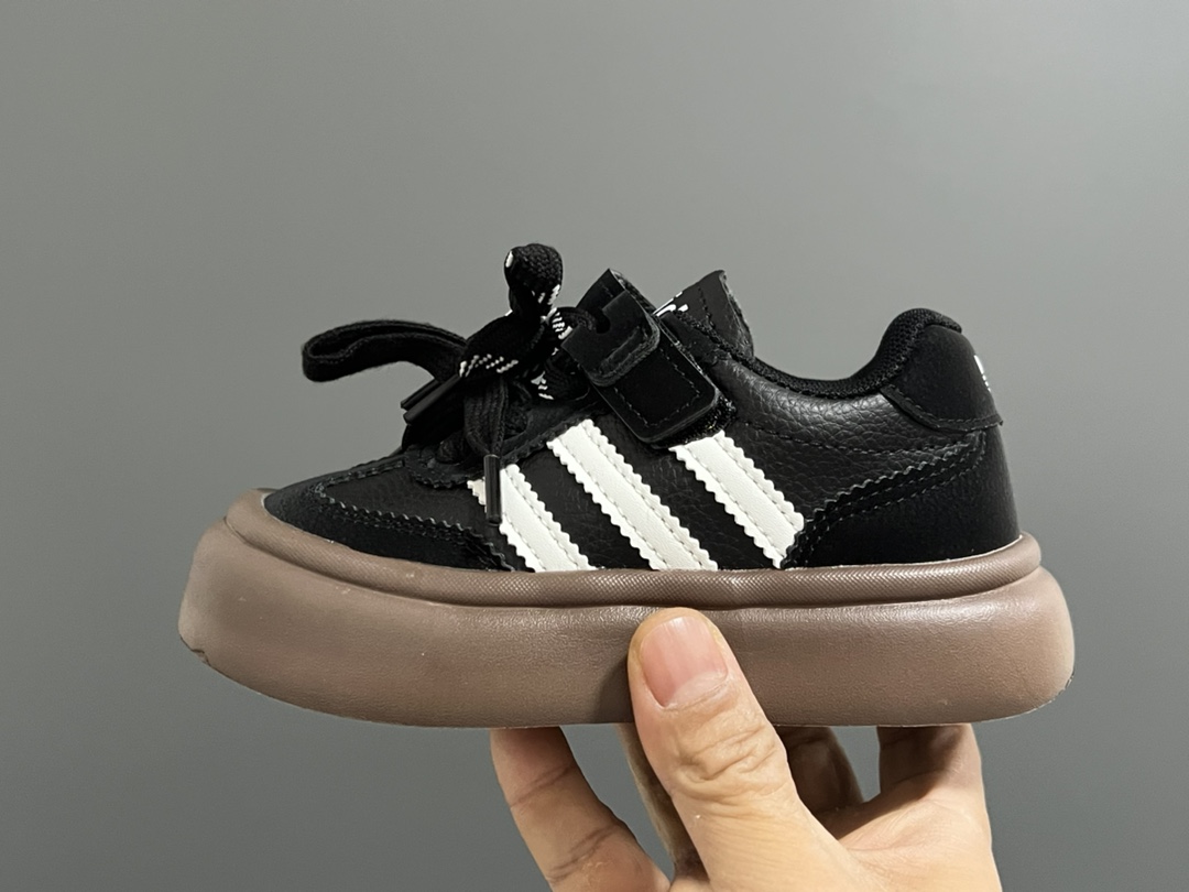 图片[4]-‼️‼️‼️ A家厚底德训魔术贴儿童休闲鞋 尺码：27-37码 经典厚底款🆕 魔术贴设计，穿脱方便✌🏻 超轻大底，脚感超赞👍🏻 百搭又时髦🆒-选品中心