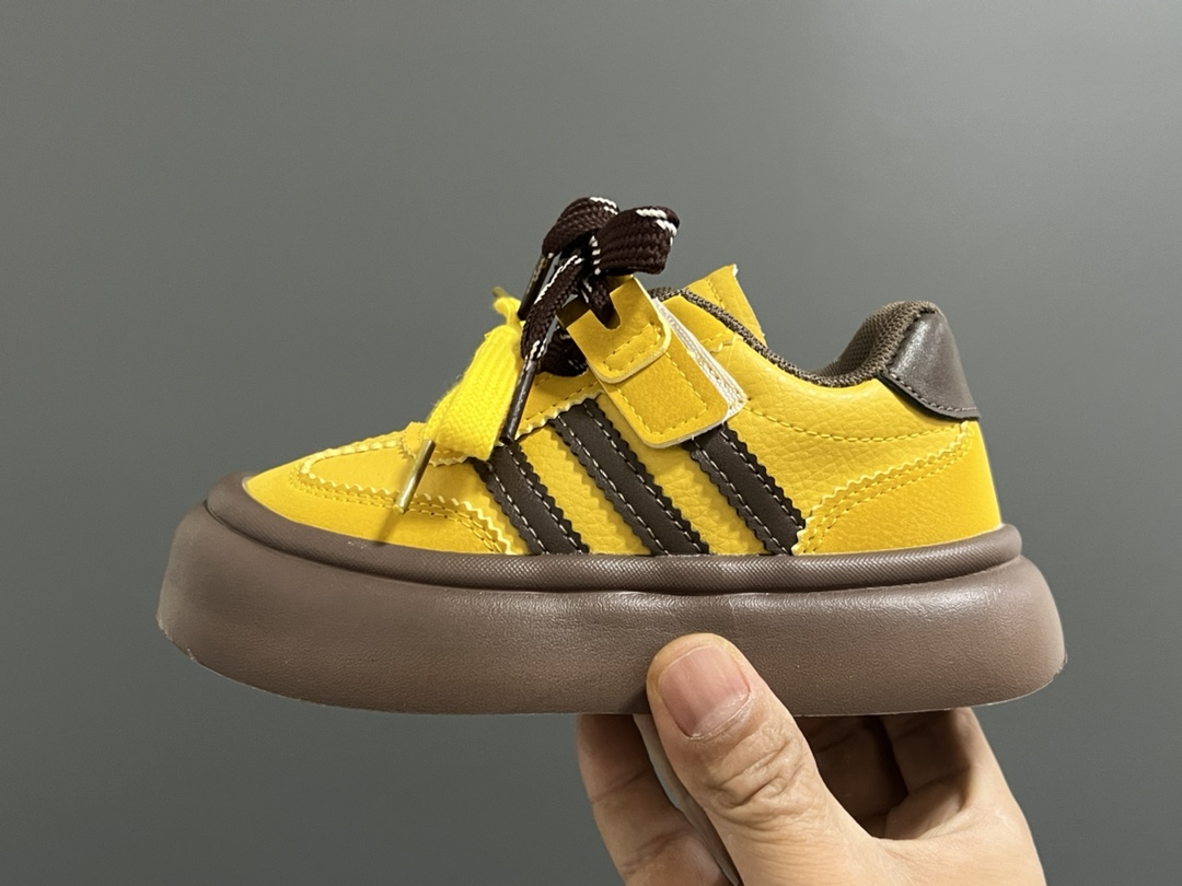 图片[4]-‼️‼️‼️ A家厚底德训魔术贴儿童休闲鞋 尺码：27-37码 经典厚底款🆕 魔术贴设计，穿脱方便✌🏻 超轻大底，脚感超赞👍🏻 百搭又时髦🆒-选品中心