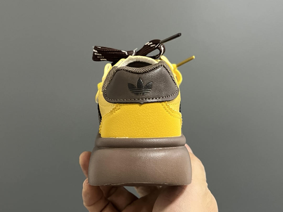 图片[5]-‼️‼️‼️ A家厚底德训魔术贴儿童休闲鞋 尺码：27-37码 经典厚底款🆕 魔术贴设计，穿脱方便✌🏻 超轻大底，脚感超赞👍🏻 百搭又时髦🆒-选品中心