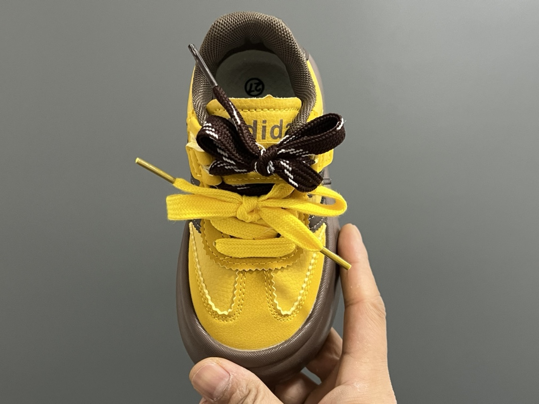 图片[6]-‼️‼️‼️ A家厚底德训魔术贴儿童休闲鞋 尺码：27-37码 经典厚底款🆕 魔术贴设计，穿脱方便✌🏻 超轻大底，脚感超赞👍🏻 百搭又时髦🆒-选品中心