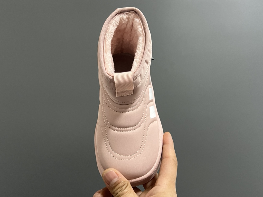 图片[6]-A家秋冬新款adipuff中帮儿童面包棉鞋 尺码：28-37码 经典Adidas系列🆕 内里加绒，保暖又舒适❄️ 舒适面料，柔软又不失时尚🆒 耐磨防滑大底，脚感不言而喻✔️-选品中心