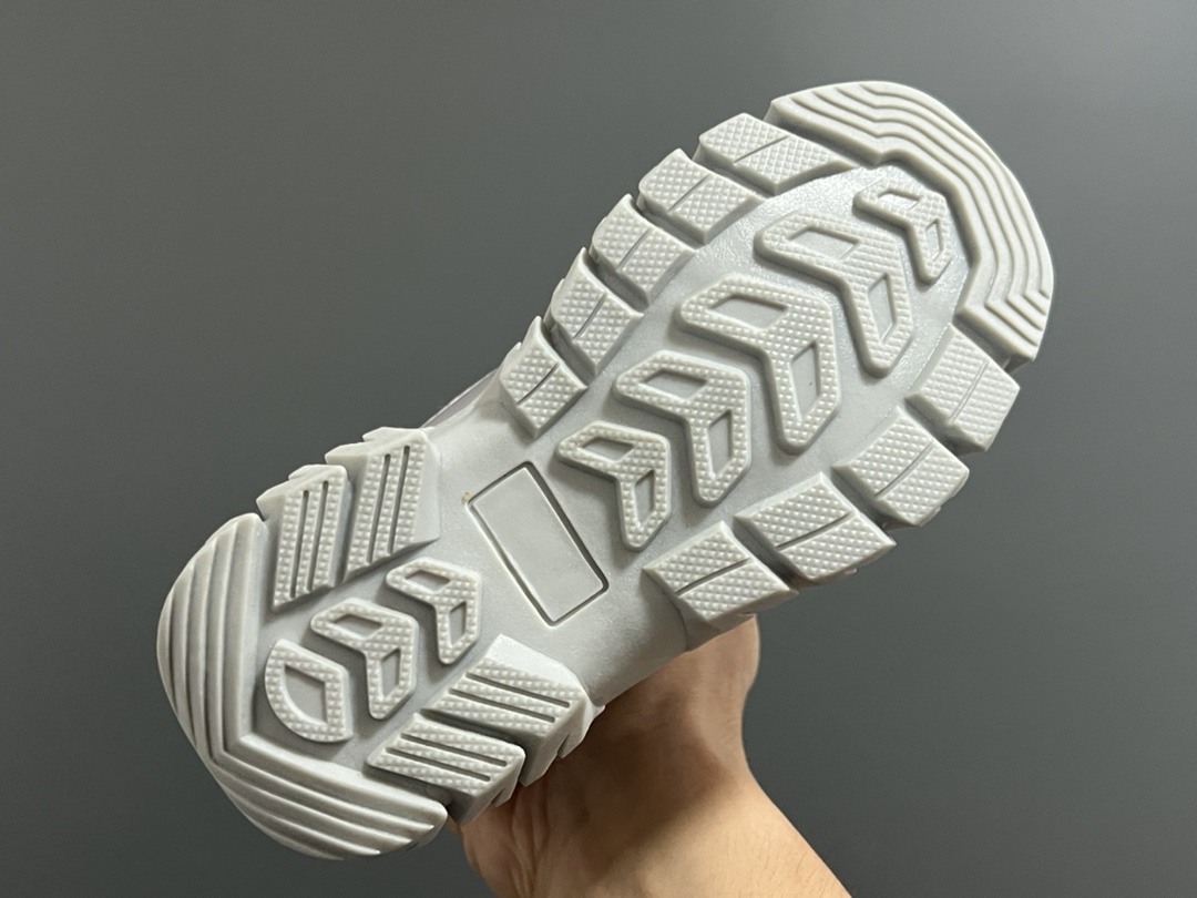 图片[5]-北家新款炫彩高帮魔术贴儿童雪地靴 尺码：28-37码 经典炫彩配色，超好看😍 内里加绒，保暖又舒适❄️ 高帮款式设计，防风又保暖☁️ 橡胶耐磨防滑大底，脚感不言而喻✌🏻-选品中心