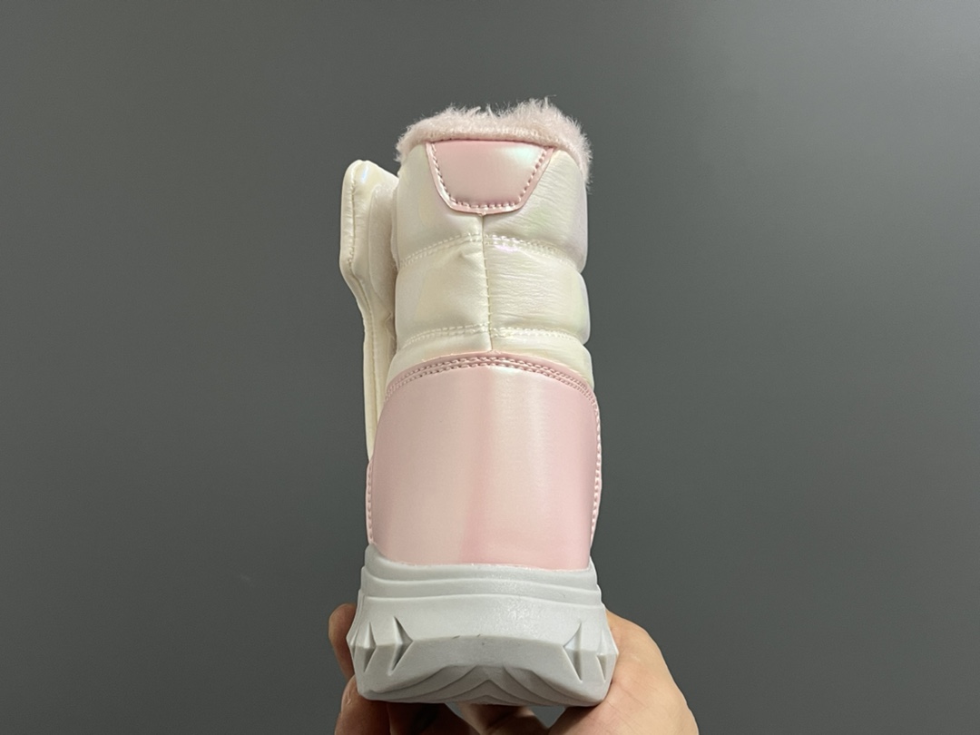 图片[7]-北家新款炫彩高帮魔术贴儿童雪地靴 尺码：28-37码 经典炫彩配色，超好看😍 内里加绒，保暖又舒适❄️ 高帮款式设计，防风又保暖☁️ 橡胶耐磨防滑大底，脚感不言而喻✌🏻-选品中心