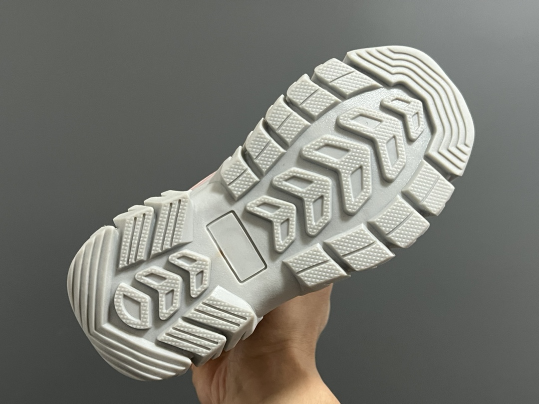 图片[5]-北家新款炫彩高帮魔术贴儿童雪地靴 尺码：28-37码 经典炫彩配色，超好看😍 内里加绒，保暖又舒适❄️ 高帮款式设计，防风又保暖☁️ 橡胶耐磨防滑大底，脚感不言而喻✌🏻-选品中心