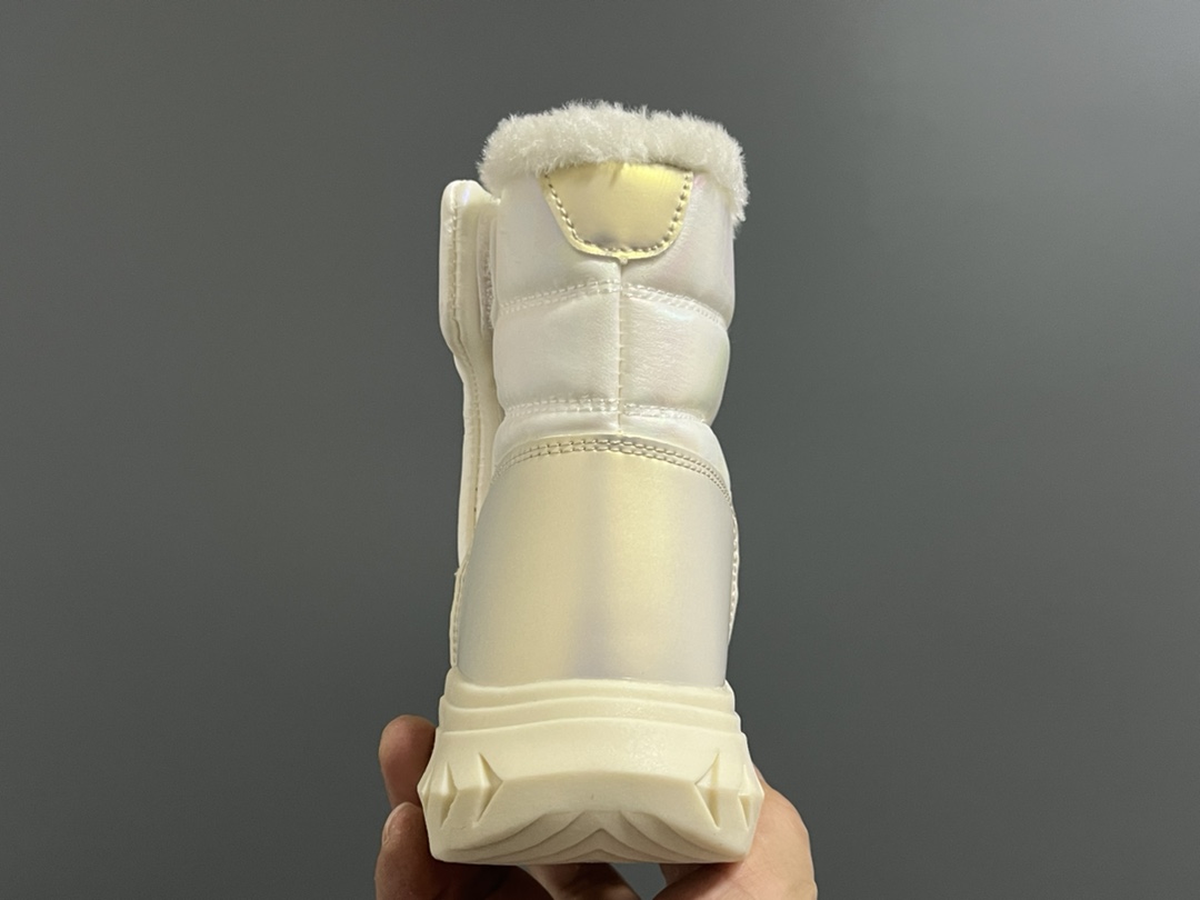 图片[5]-北家新款炫彩高帮魔术贴儿童雪地靴 尺码：28-37码 经典炫彩配色，超好看😍 内里加绒，保暖又舒适❄️ 高帮款式设计，防风又保暖☁️ 橡胶耐磨防滑大底，脚感不言而喻✌🏻-选品中心