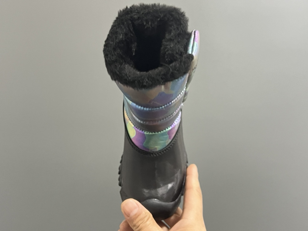 图片[6]-北家新款炫彩高帮魔术贴儿童雪地靴 尺码：28-37码 经典炫彩配色，超好看😍 内里加绒，保暖又舒适❄️ 高帮款式设计，防风又保暖☁️ 橡胶耐磨防滑大底，脚感不言而喻✌🏻-选品中心