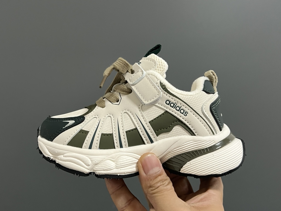 图片[4]-加绒A家新款儿童魔术贴老爹鞋 尺码：27-37码 贴心的加绒设计❄️保暖又舒适☁️ 魔术贴设计，穿脱方便✌🏻 橡胶大底，耐磨防滑✔️-选品中心