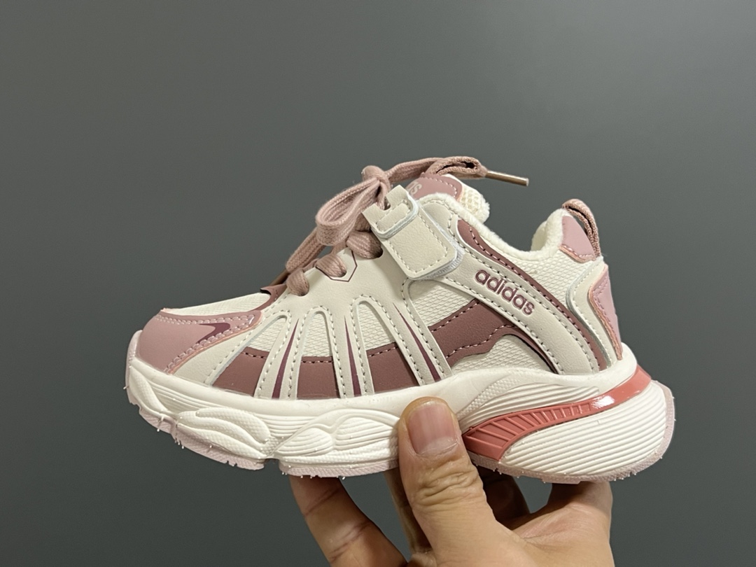 图片[4]-加绒A家新款儿童魔术贴老爹鞋 尺码：27-37码 贴心的加绒设计❄️保暖又舒适☁️ 魔术贴设计，穿脱方便✌🏻 橡胶大底，耐磨防滑✔️-选品中心