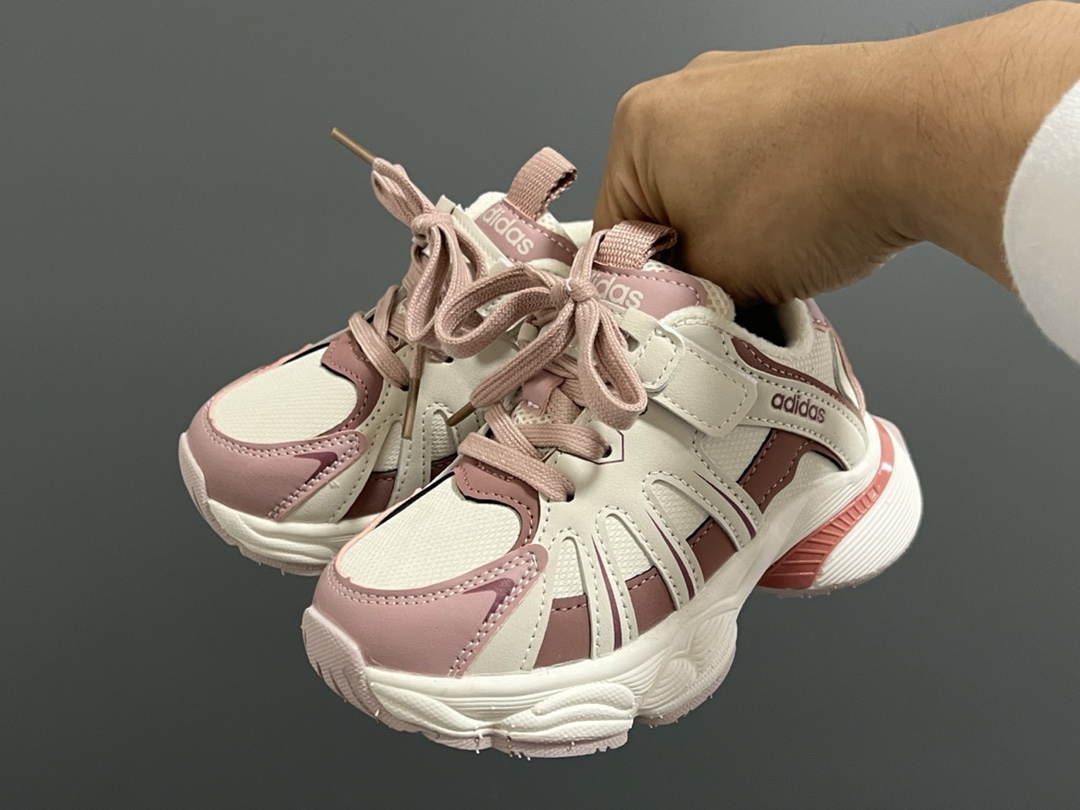 图片[2]-加绒A家新款儿童魔术贴老爹鞋 尺码：27-37码 贴心的加绒设计❄️保暖又舒适☁️ 魔术贴设计，穿脱方便✌🏻 橡胶大底，耐磨防滑✔️-选品中心