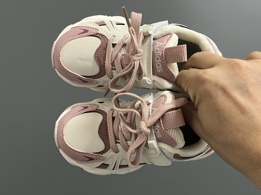 加绒A家新款儿童魔术贴老爹鞋 尺码：27-37码 贴心的加绒设计❄️保暖又舒适☁️ 魔术贴设计，穿脱方便✌🏻 橡胶大底，耐磨防滑✔️-选品中心