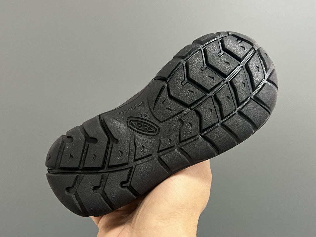 图片[8]-KEEN 新配色户外儿童登山鞋 尺码：24-37码 祖国版YYDS‼️ 新配色好好看😍 优质麂皮面料，轻微防水💧 魔术贴➕松紧带设计，穿脱方便✔️ 橡胶耐磨防滑大底，脚感超赞👍🏻-选品中心