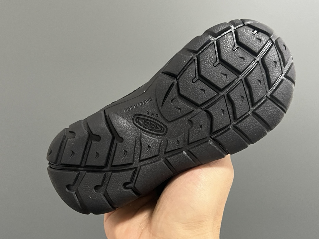 图片[5]-KEE* 新配色户外儿童登山鞋 尺码：24-37码 祖国版YYDS 新配色好好看😍 优质麂皮面料，轻微防水💧 魔术贴➕松紧带设计，穿脱方便✔️ 橡胶耐磨防滑大底，脚感超赞👍🏻-选品中心