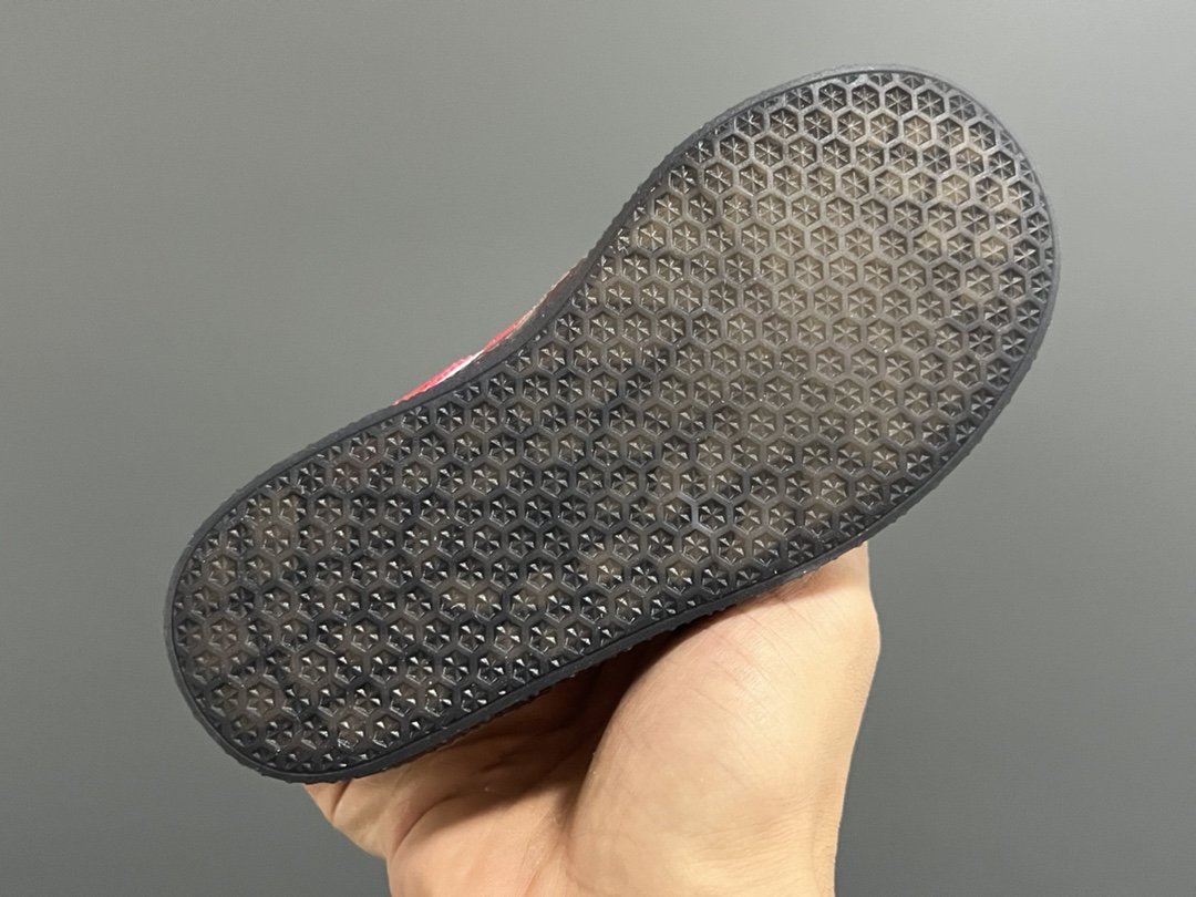 图片[5]-‼️‼️‼️ A家新款gazelle儿童魔术贴/鞋带款休闲鞋 尺码：24-37码 全网火爆的gazelle系列 超嗲的配色，上脚超好看😍 大小童魔术贴区分🆚匠心打造❤️ 橡胶耐磨防滑大底，脚感超赞👍🏻-选品中心