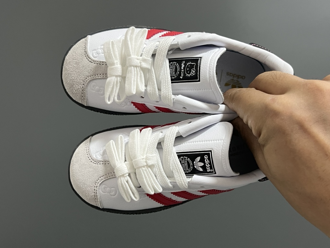 ‼️‼️‼️ A家新款gazelle儿童魔术贴/鞋带款休闲鞋 尺码:24-37码 全网火爆的gazelle系列 超嗲的配色,上脚超好看😍 大小童魔术贴区分🆚匠心打造❤️ 橡胶耐磨防滑大底,脚感超赞👍🏻-选品中心