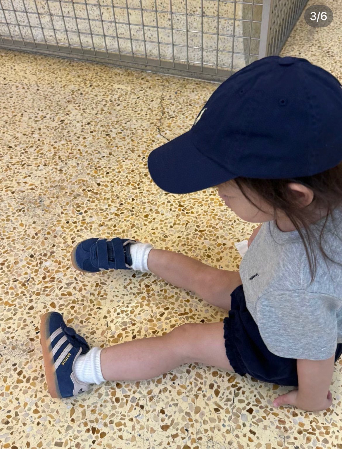 图片[9]-‼️‼️‼️ A家新款gazelle儿童魔术贴休闲鞋 尺码：24-37码 全网火爆的gazelle系列 超嗲的配色，上脚超好看😍 大小童魔术贴区分🆚匠心打造❤️ 橡胶耐磨防滑大底，脚感超赞👍🏻-选品中心