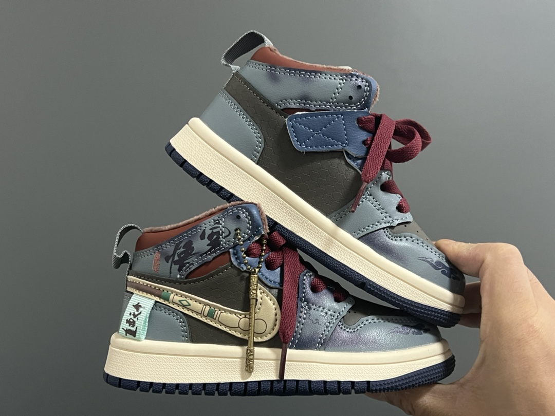 图片[9]-加绒款乔一中帮悟空联名儿童魔术贴运动鞋 尺码：27-37码 贴心的加绒设计，保暖又舒适❄️ 经典乔一中帮悟空联名款🆕 魔术贴设计，穿脱方便✌🏻 耐磨防滑大底，脚感超赞👍🏻-选品中心