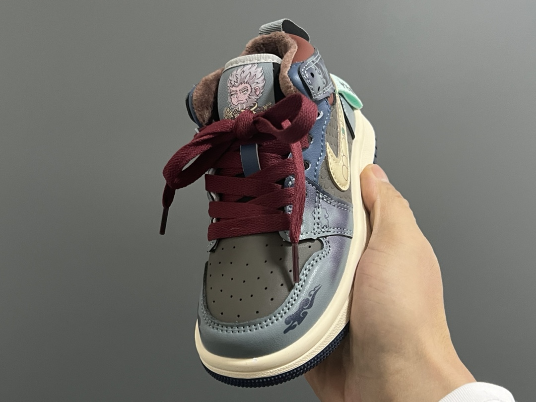 图片[3]-加绒款乔一中帮悟空联名儿童魔术贴运动鞋 尺码：27-37码 贴心的加绒设计，保暖又舒适❄️ 经典乔一中帮悟空联名款🆕 魔术贴设计，穿脱方便✌🏻 耐磨防滑大底，脚感超赞👍🏻-选品中心