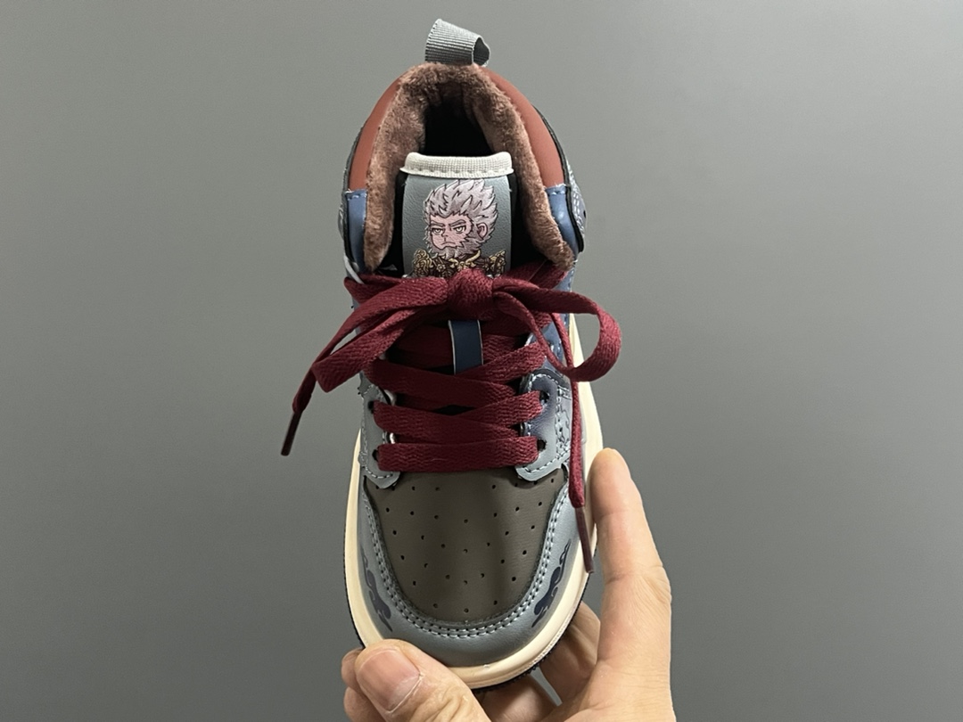 图片[8]-加绒款乔一中帮悟空联名儿童魔术贴运动鞋 尺码：27-37码 贴心的加绒设计，保暖又舒适❄️ 经典乔一中帮悟空联名款🆕 魔术贴设计，穿脱方便✌🏻 耐磨防滑大底，脚感超赞👍🏻-选品中心