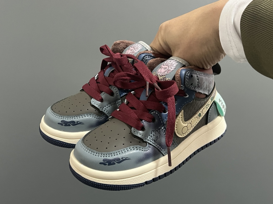 图片[2]-加绒款乔一中帮悟空联名儿童魔术贴运动鞋 尺码：27-37码 贴心的加绒设计，保暖又舒适❄️ 经典乔一中帮悟空联名款🆕 魔术贴设计，穿脱方便✌🏻 耐磨防滑大底，脚感超赞👍🏻-选品中心