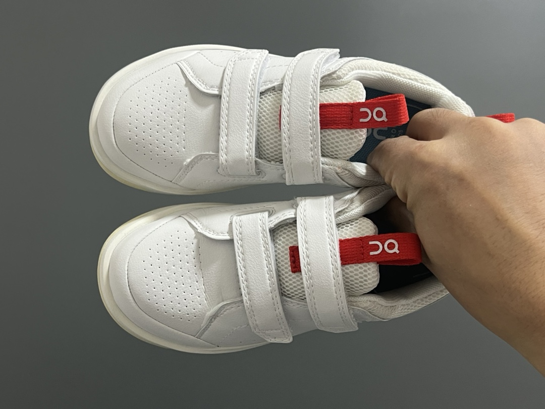 昂跑秋冬新款双魔术贴休闲运动鞋 尺码：26-37码 超爱的小众品牌—On昂跑 优质皮料拼接，质感满满💯 双魔术贴设计，穿脱超方便✔️ 橡胶耐磨防滑大底，脚感超赞👍🏻-选品中心