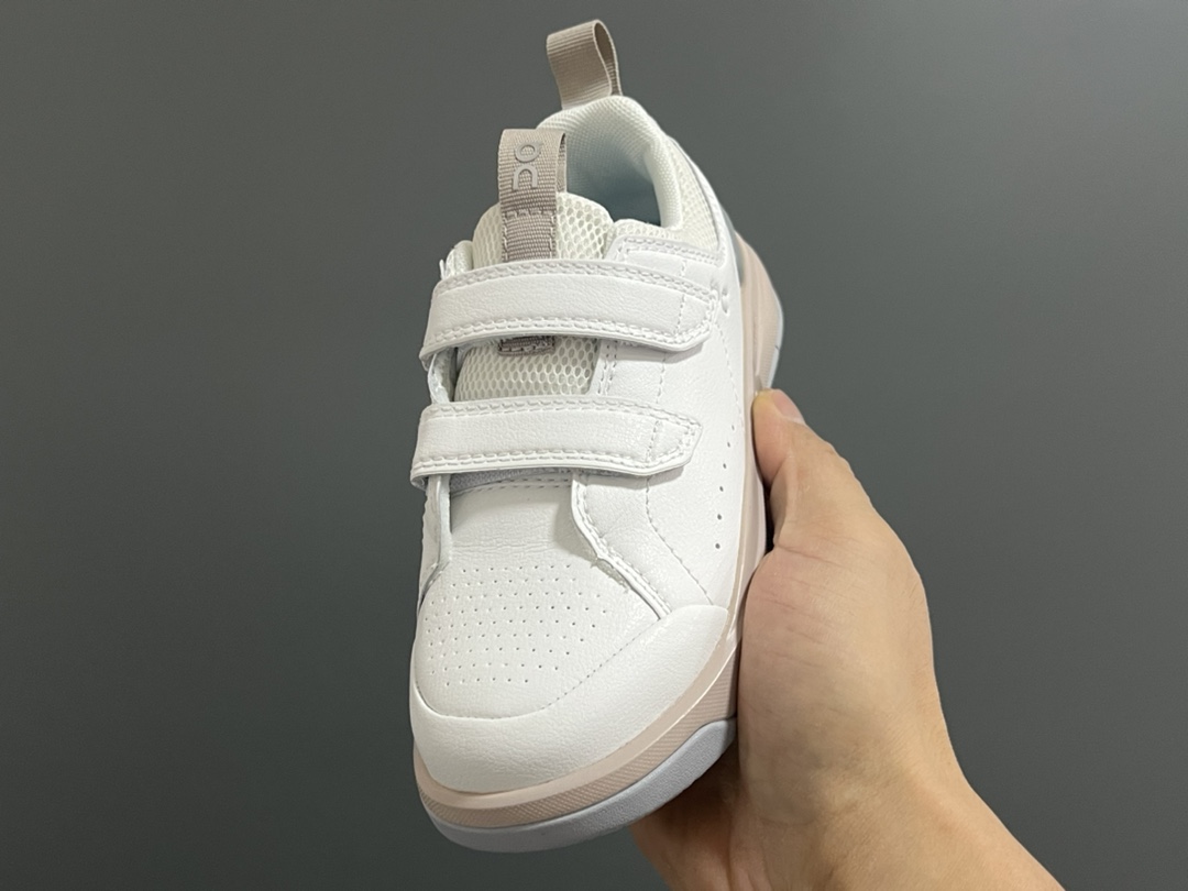 图片[3]-昂跑秋冬新款双魔术贴休闲运动鞋 尺码：26-37码 超爱的小众品牌—On昂跑 优质皮料拼接，质感满满💯 双魔术贴设计，穿脱超方便✔️ 橡胶耐磨防滑大底，脚感超赞👍🏻-选品中心