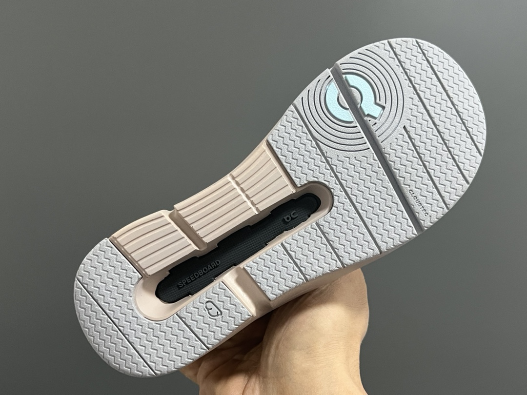 图片[5]-昂跑秋冬新款双魔术贴休闲运动鞋 尺码：26-37码 超爱的小众品牌—On昂跑 优质皮料拼接，质感满满💯 双魔术贴设计，穿脱超方便✔️ 橡胶耐磨防滑大底，脚感超赞👍🏻-选品中心