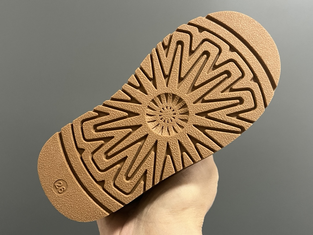 图片[5]-UGG民族风儿童低帮雪地靴 尺码：25-37码 经典UGG系列❄️ 民族风细节，质感满满💯 内里加绒加厚，保暖又舒适☁️ 橡胶耐克防滑大底，脚感超赞👍🏻-选品中心