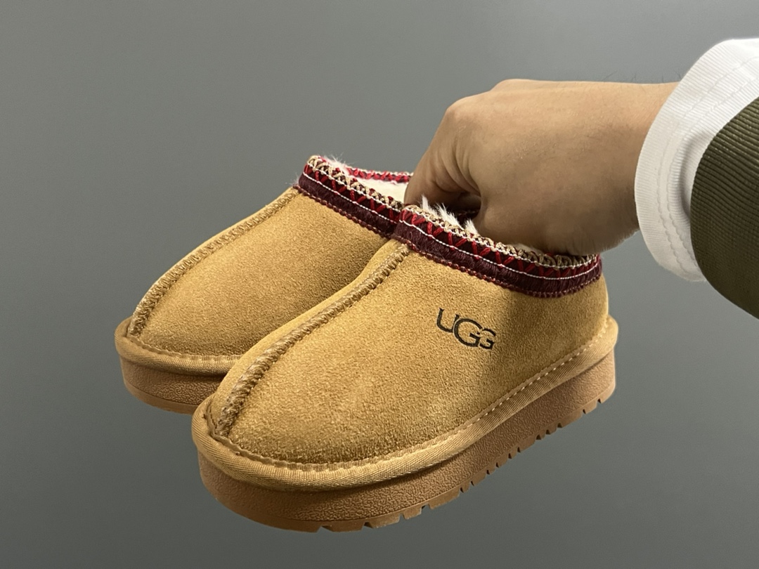 图片[2]-UGG民族风儿童低帮雪地靴 尺码：25-37码 经典UGG系列❄️ 民族风细节，质感满满💯 内里加绒加厚，保暖又舒适☁️ 橡胶耐克防滑大底，脚感超赞👍🏻-选品中心