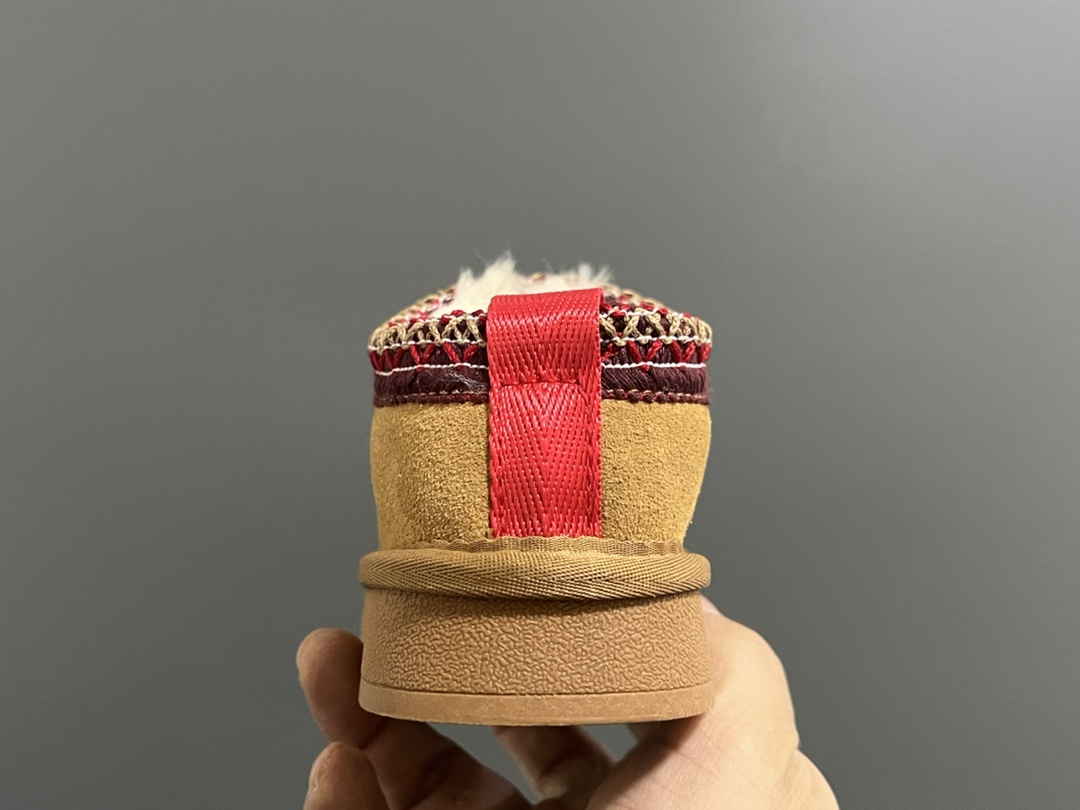 图片[7]-UGG民族风儿童低帮雪地靴 尺码：25-37码 经典UGG系列❄️ 民族风细节，质感满满💯 内里加绒加厚，保暖又舒适☁️ 橡胶耐克防滑大底，脚感超赞👍🏻-选品中心