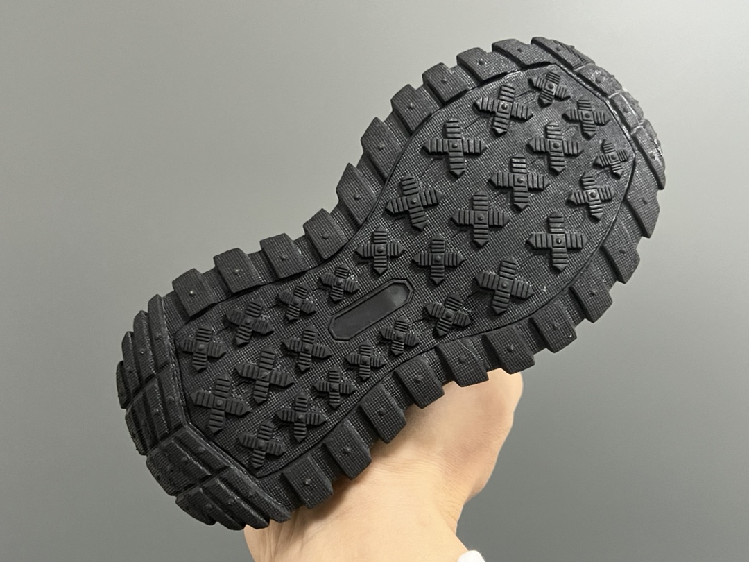 图片[5]-加绒KEEN高帮松紧扣儿童雪地靴 尺码：26-37 内里加绒加厚，保暖又舒适❄️ 潮牌KEEN设计，户外超合适✔️ 松紧扣设计，穿脱方便✌🏻 轮胎橡胶耐磨防滑大底，脚感不言而喻☁️-选品中心