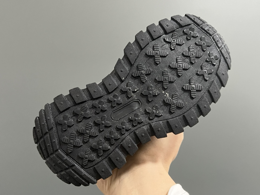 图片[7]-加绒KEEN高帮松紧扣儿童雪地靴 尺码：26-37 内里加绒加厚，保暖又舒适❄️ 潮牌KEEN设计，户外超合适✔️ 松紧扣设计，穿脱方便✌🏻 轮胎橡胶耐磨防滑大底，脚感不言而喻☁️.-选品中心