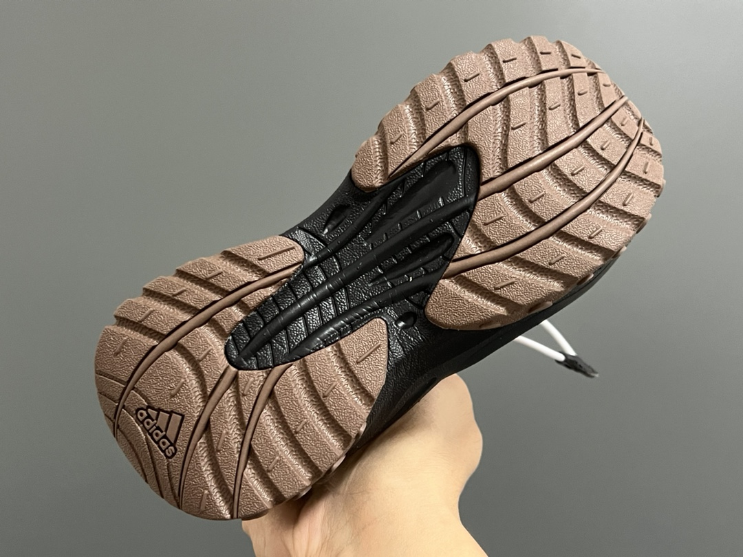 “Classic Adidas Leather Sneakers: High-Quality Collage for Kids and Dads” - 图片 5
