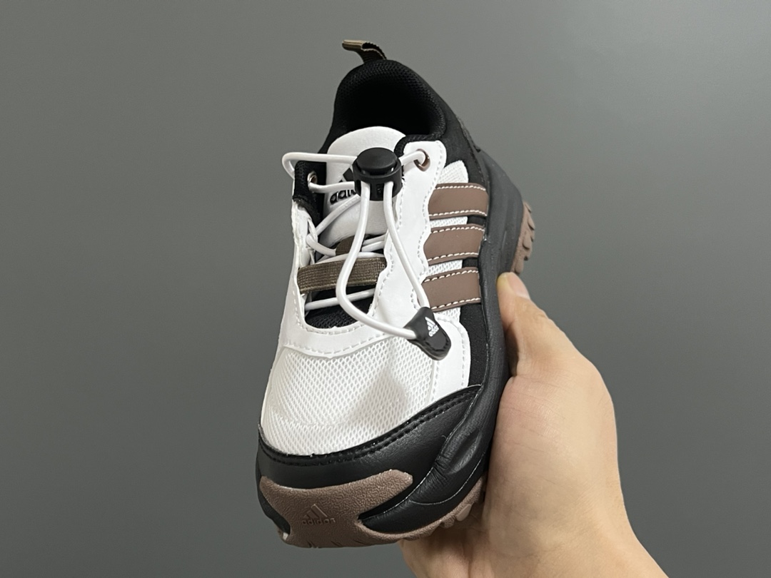 “Classic Adidas Leather Sneakers: High-Quality Collage for Kids and Dads” - 图片 3