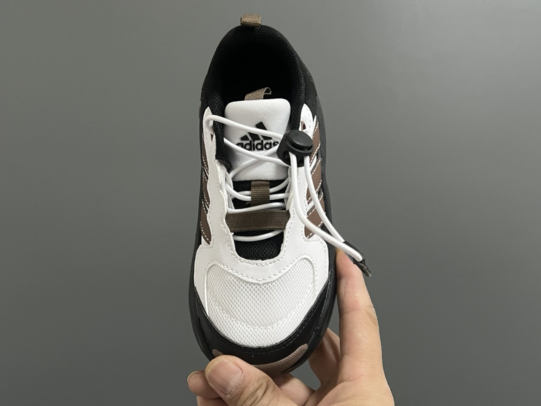 “Classic Adidas Leather Sneakers: High-Quality Collage for Kids and Dads” - 图片 8