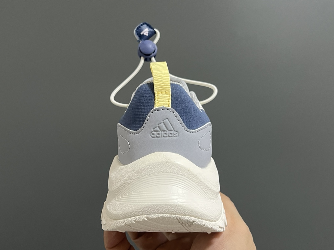“Adidas Classic Sneakers: High-Quality Leather Collage in 24-37 Yards” - 图片 7