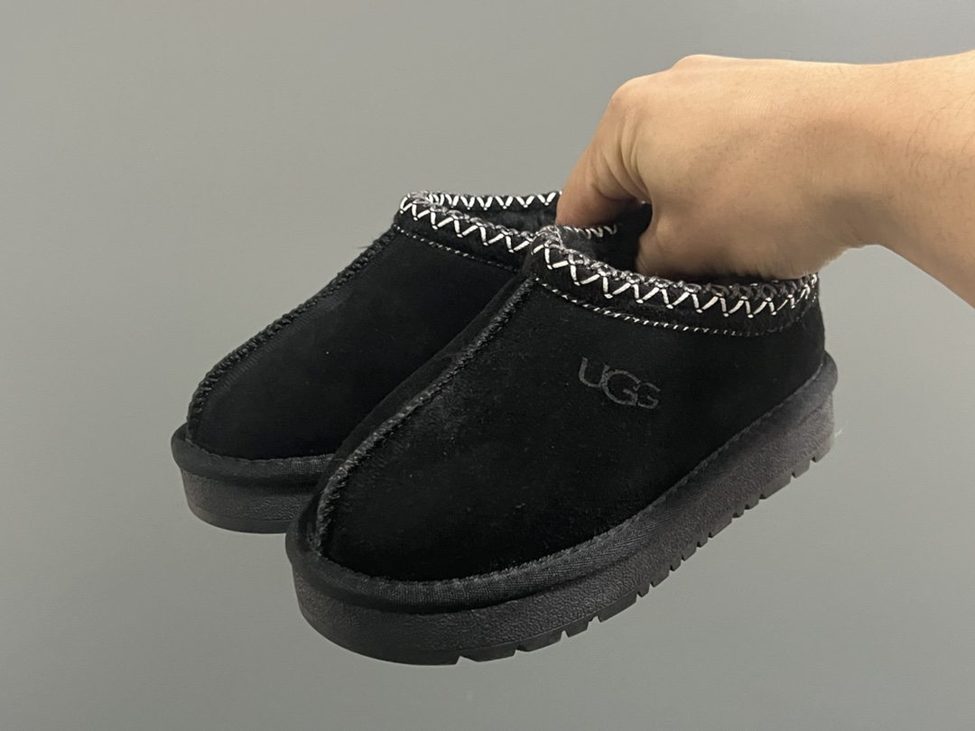 图片[2]-UGG民族风儿童低帮雪地靴 尺码：25-37码 经典UGG系列❄️ 民族风细节，质感满满💯 内里加绒加厚，保暖又舒适☁️ 橡胶耐克防滑大底，脚感超赞👍🏻-选品中心