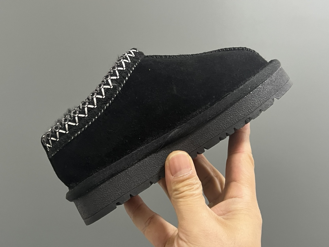 图片[6]-UGG民族风儿童低帮雪地靴 尺码：25-37码 经典UGG系列❄️ 民族风细节，质感满满💯 内里加绒加厚，保暖又舒适☁️ 橡胶耐克防滑大底，脚感超赞👍🏻-选品中心