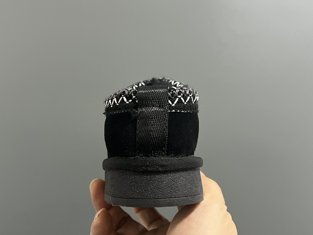 图片[5]-UGG民族风儿童低帮雪地靴 尺码：25-37码 经典UGG系列❄️ 民族风细节，质感满满💯 内里加绒加厚，保暖又舒适☁️ 橡胶耐克防滑大底，脚感超赞👍🏻-选品中心