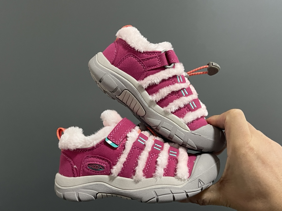 图片[9]-加绒KEEN冬季新款毛毛户外儿童登山鞋 尺码：24-37码 超赞的PARK shop联名系列🆕 毛毛拼接鞋面，质感超赞👍🏻 户外登山的保护鞋头✌🏻 橡胶耐磨防滑大底✔️ 脚感超赞超舒适☁️-选品中心