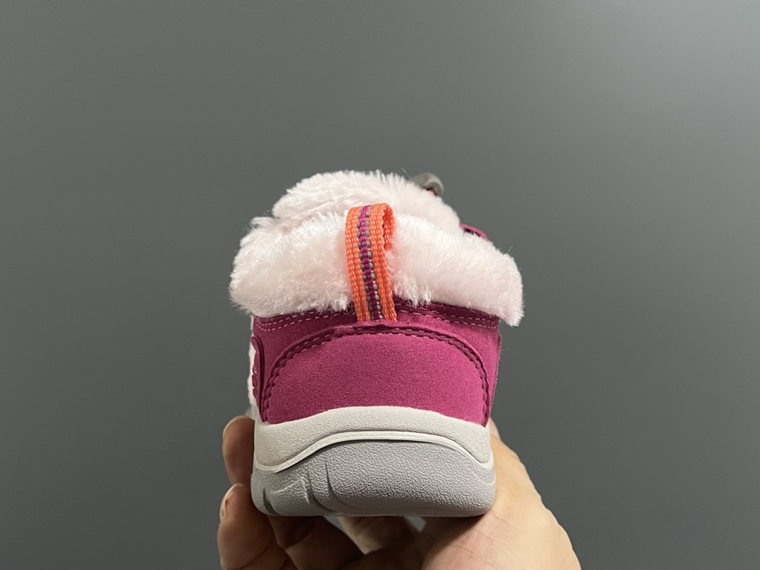 图片[6]-加绒KEEN冬季新款毛毛户外儿童登山鞋 尺码：24-37码 超赞的PARK shop联名系列🆕 毛毛拼接鞋面，质感超赞👍🏻 户外登山的保护鞋头✌🏻 橡胶耐磨防滑大底✔️ 脚感超赞超舒适☁️-选品中心