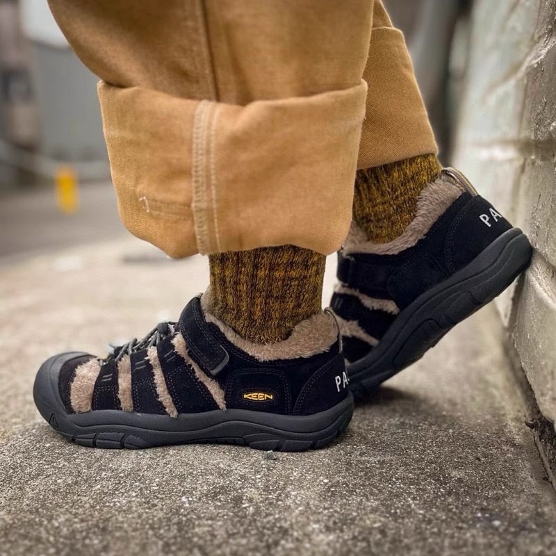 图片[8]-新色出货 加绒KEEN冬季新款毛毛户外儿童登山鞋 尺码：24-37码 超赞的PARK shop联名系列🆕 毛毛拼接鞋面，质感超赞👍🏻 户外登山的保护鞋头✌🏻 橡胶耐磨防滑大底✔️ 脚感超赞超舒适☁️-选品中心