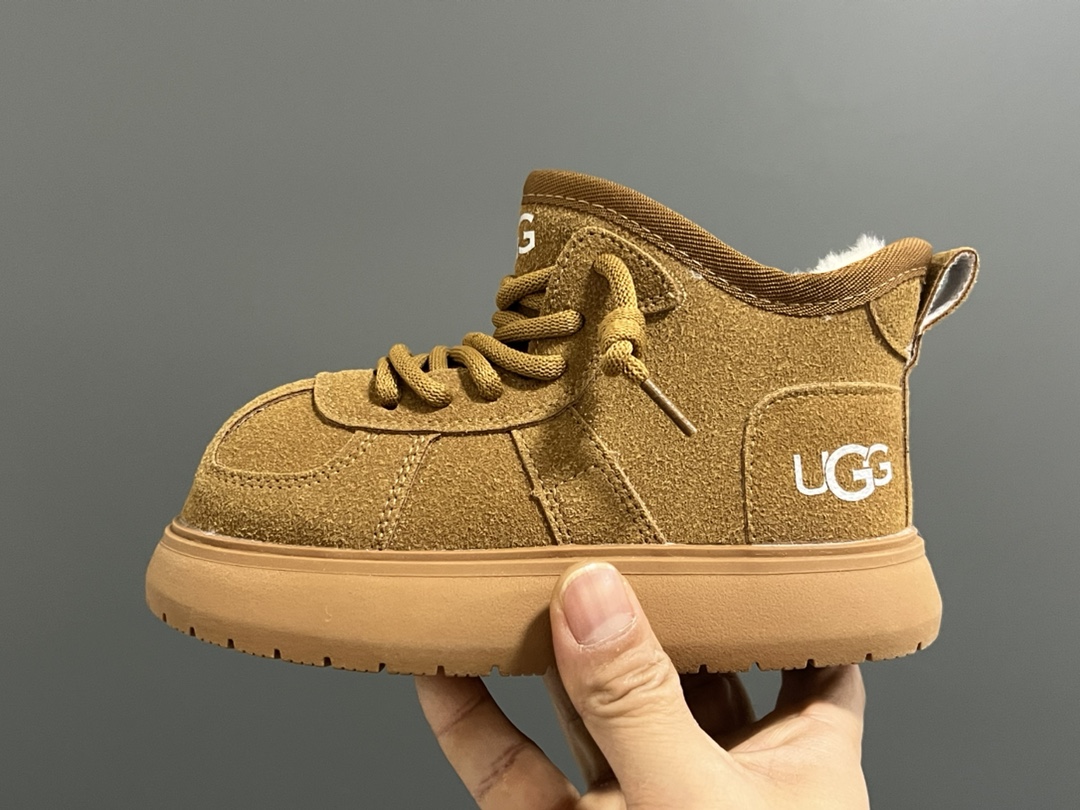 图片[4]-U家新款大标卡皮巴拉儿童雪地靴 尺码：26-38码 经典UGG系列🆕 优质皮料拼接，质感满满💯 内里加绒保暖又舒适❄️ 经典大标，时尚又百搭❤️-选品中心