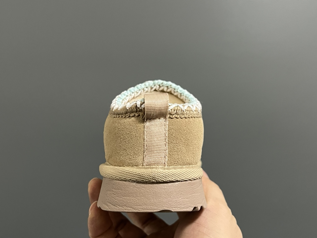 图片[7]-U家新款塔茨儿童亲子一脚蹬棉鞋 尺码：26-39码 经典UGG塔茨系列🆕 正确版来袭🔥 细节做工超精致 超轻EVA大底，脚感超赞👍🏻-选品中心