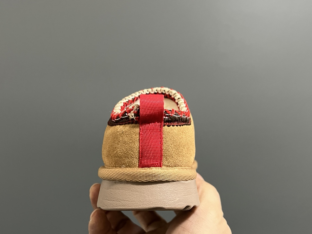 图片[7]-U家新款塔茨儿童亲子一脚蹬棉鞋 尺码：26-39码 经典UGG塔茨系列🆕 正确版来袭🔥 细节做工超精致 超轻EVA大底，脚感超赞👍🏻-选品中心