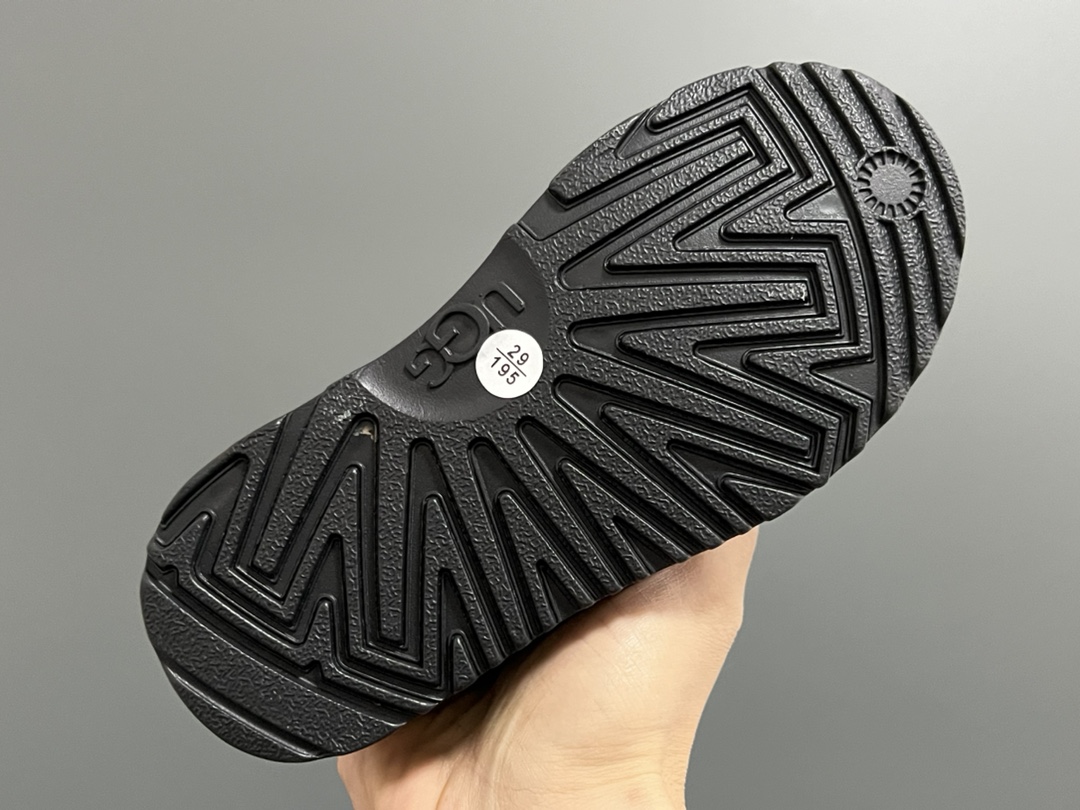 图片[5]-U家新款塔茨儿童亲子一脚蹬棉鞋 尺码：26-39码 经典UGG塔茨系列🆕 正确版来袭🔥 细节做工超精致 超轻EVA大底，脚感超赞👍🏻-选品中心