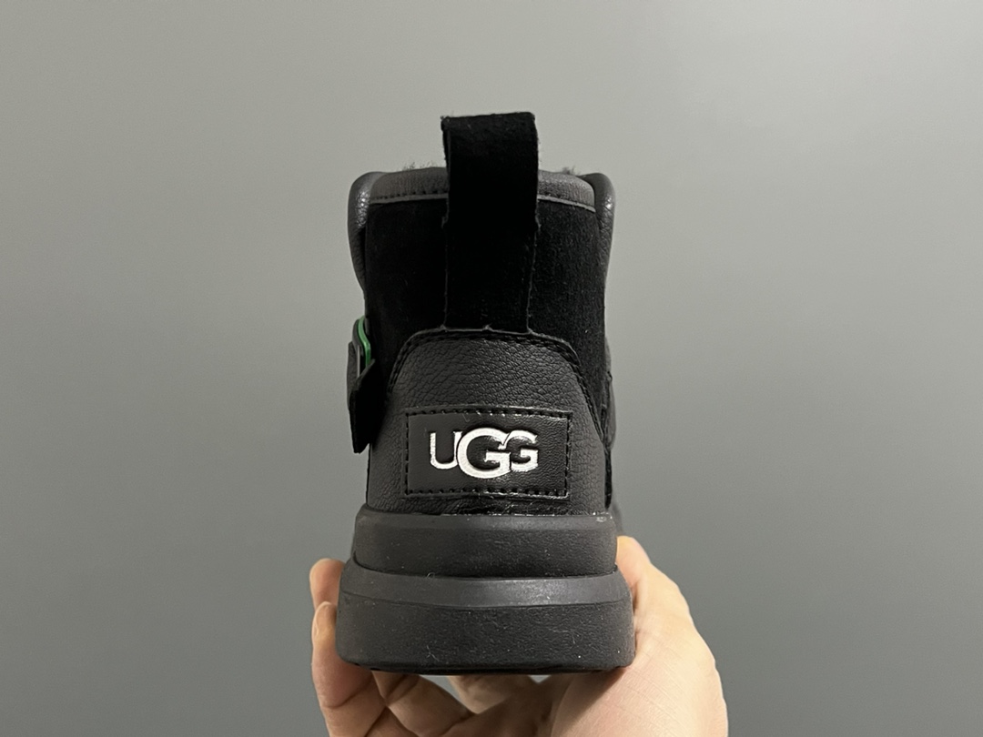 图片[7]-UGG新款卡扣皮毛一体儿童中帮雪地靴 尺码：26-37码 经典UGG系列❄️ 内里加绒加厚，暖暖过冬❄️ 精致卡扣，质感满满💯-选品中心