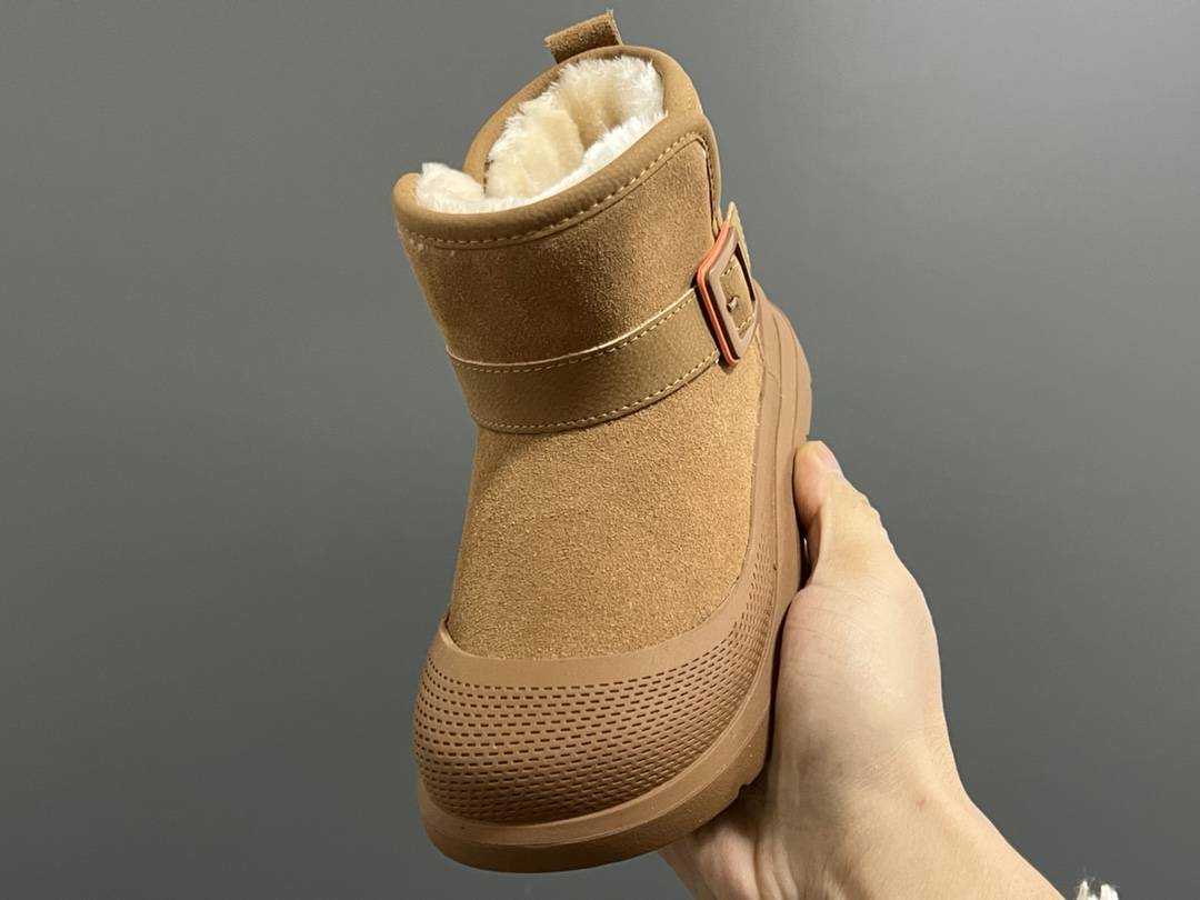 图片[3]-UGG新款卡扣皮毛一体儿童中帮雪地靴 尺码：26-37码 经典UGG系列❄️ 内里加绒加厚，暖暖过冬❄️ 精致卡扣，质感满满💯-选品中心