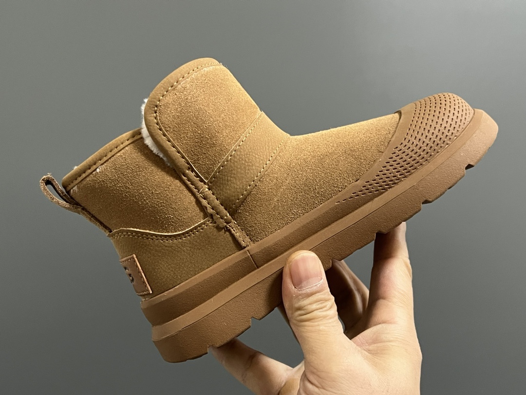 图片[6]-UGG新款卡扣皮毛一体儿童中帮雪地靴 尺码：26-37码 经典UGG系列❄️ 内里加绒加厚，暖暖过冬❄️ 精致卡扣，质感满满💯-选品中心