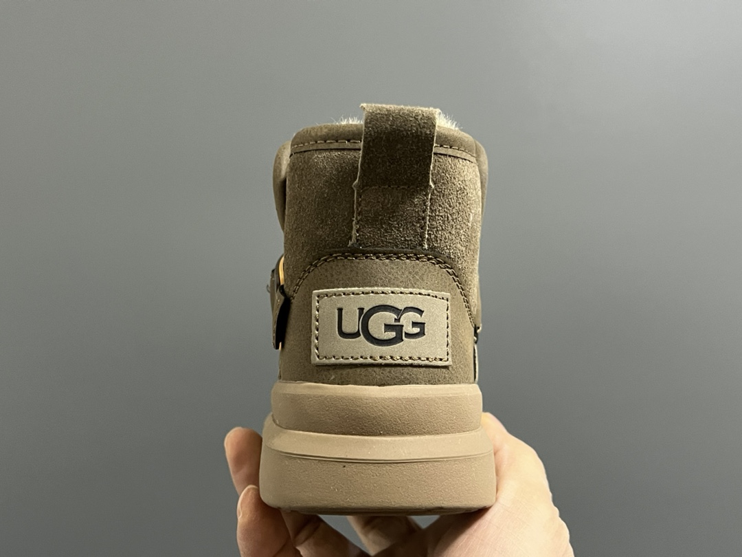 图片[7]-UGG新款卡扣皮毛一体儿童中帮雪地靴 尺码：26-37码 经典UGG系列❄️ 内里加绒加厚，暖暖过冬❄️ 精致卡扣，质感满满💯-选品中心